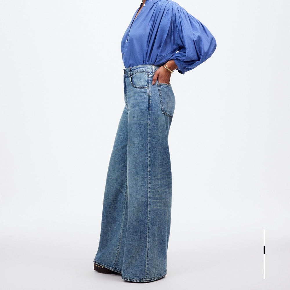 Curvy Superwide-Leg Jeans in Billings Wash: Airy Denim Edition - Picture 3 of 5